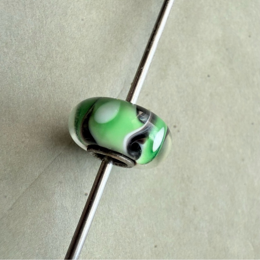 Green & Black Swirl Glass European Charm Bead